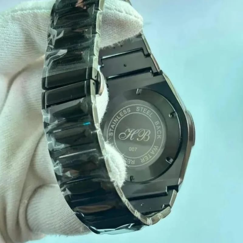 Men's Quartz Water Resistant Watch.